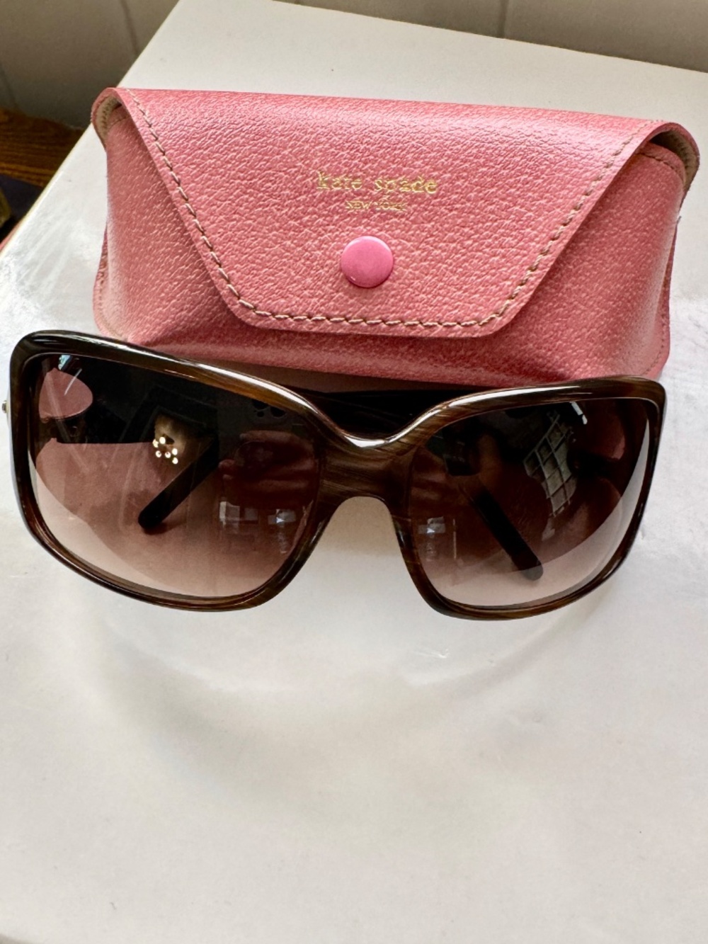 Kate Spade sunglasses Y2K Curved Wrap Tortoise shell deadstock never worn case - Picture 8 of 15